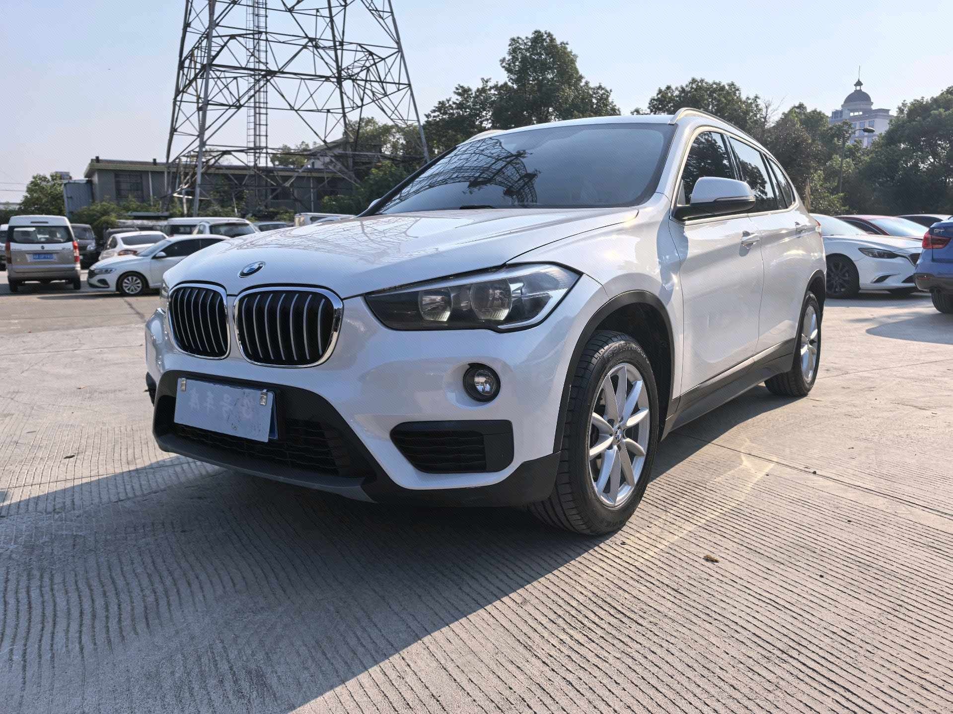 BMW X1 2019 BMW X1 2019 car image