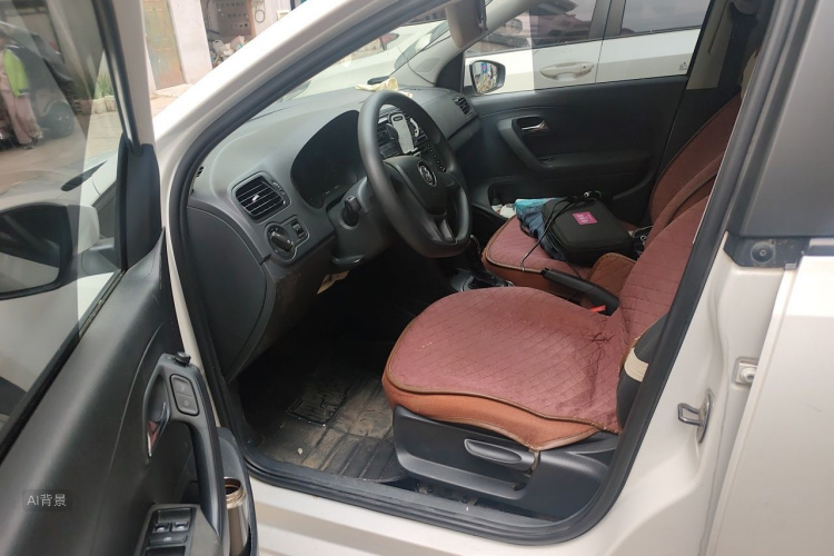 Volkswagen Polo 2016 car image #17