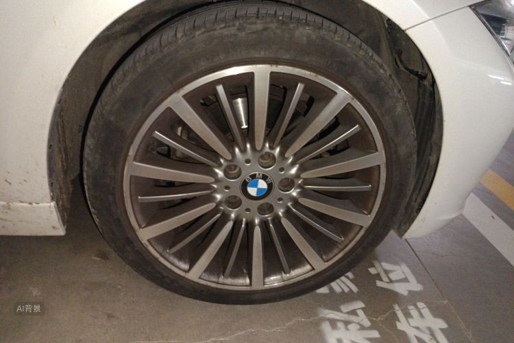 BMW 3 Series 2018 car image #9