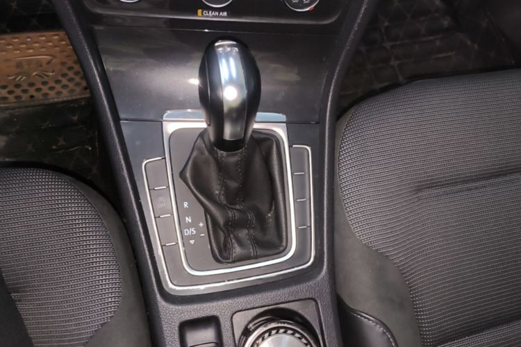 Volkswagen Golf 2020 #14 Volkswagen Golf 2020 car image #14
