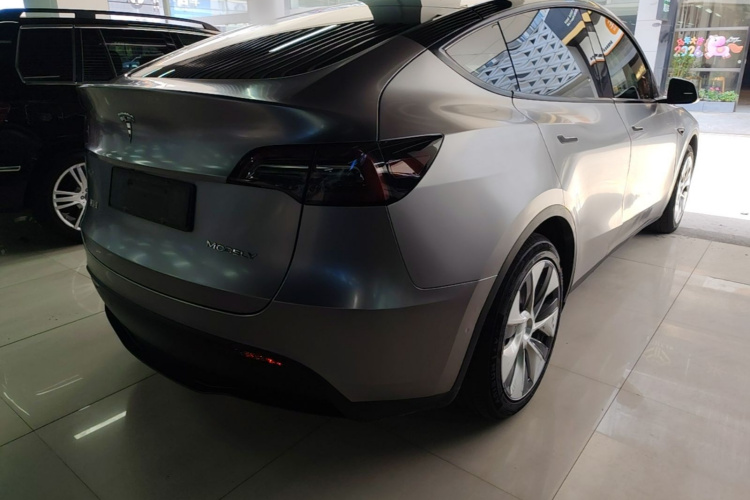 Tesla Model Y 2023 #7 Tesla Model Y 2023 car image #7