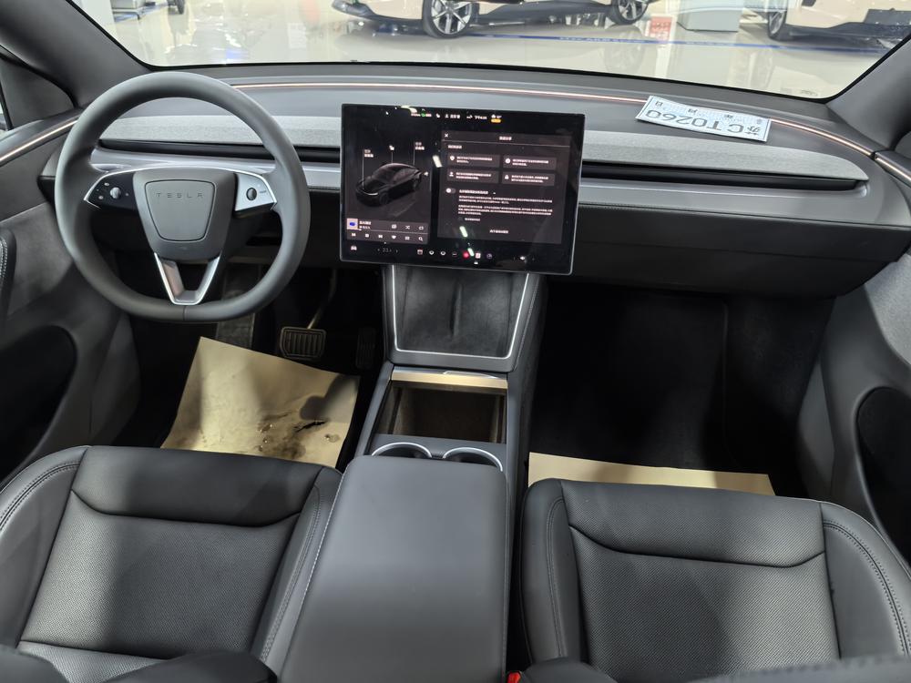 Tesla Model Y 2026 #11 Tesla Model Y 2026 car image #11