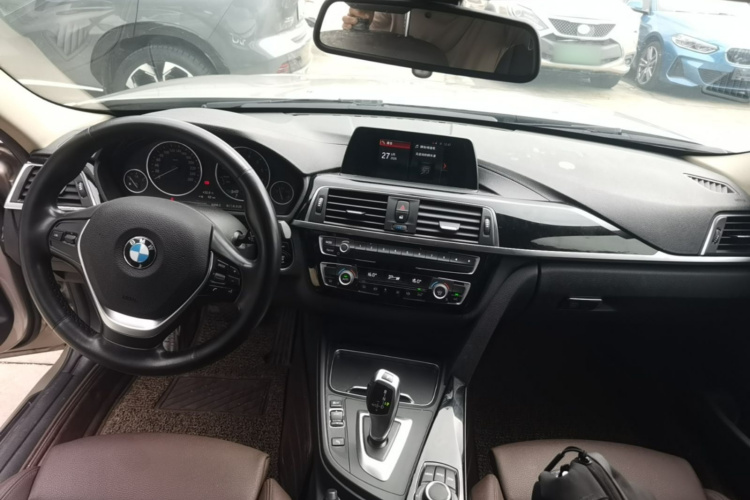 BMW 3 Series 2018 #10 BMW 3 Series 2018 car image #10
