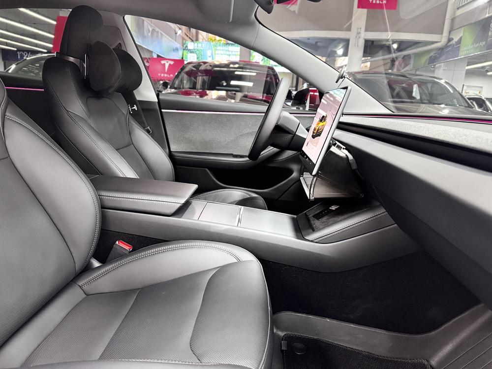 Tesla Model 3 2023 car image #8