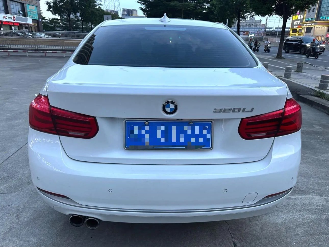 BMW 3 Series 2018 #3 BMW 3 Series 2018 car image #3