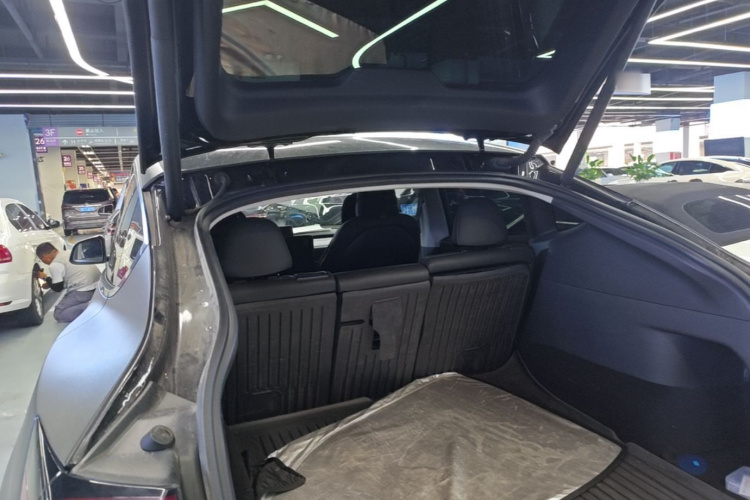 Tesla Model Y 2023 #19 Tesla Model Y 2023 immagine di auto #19