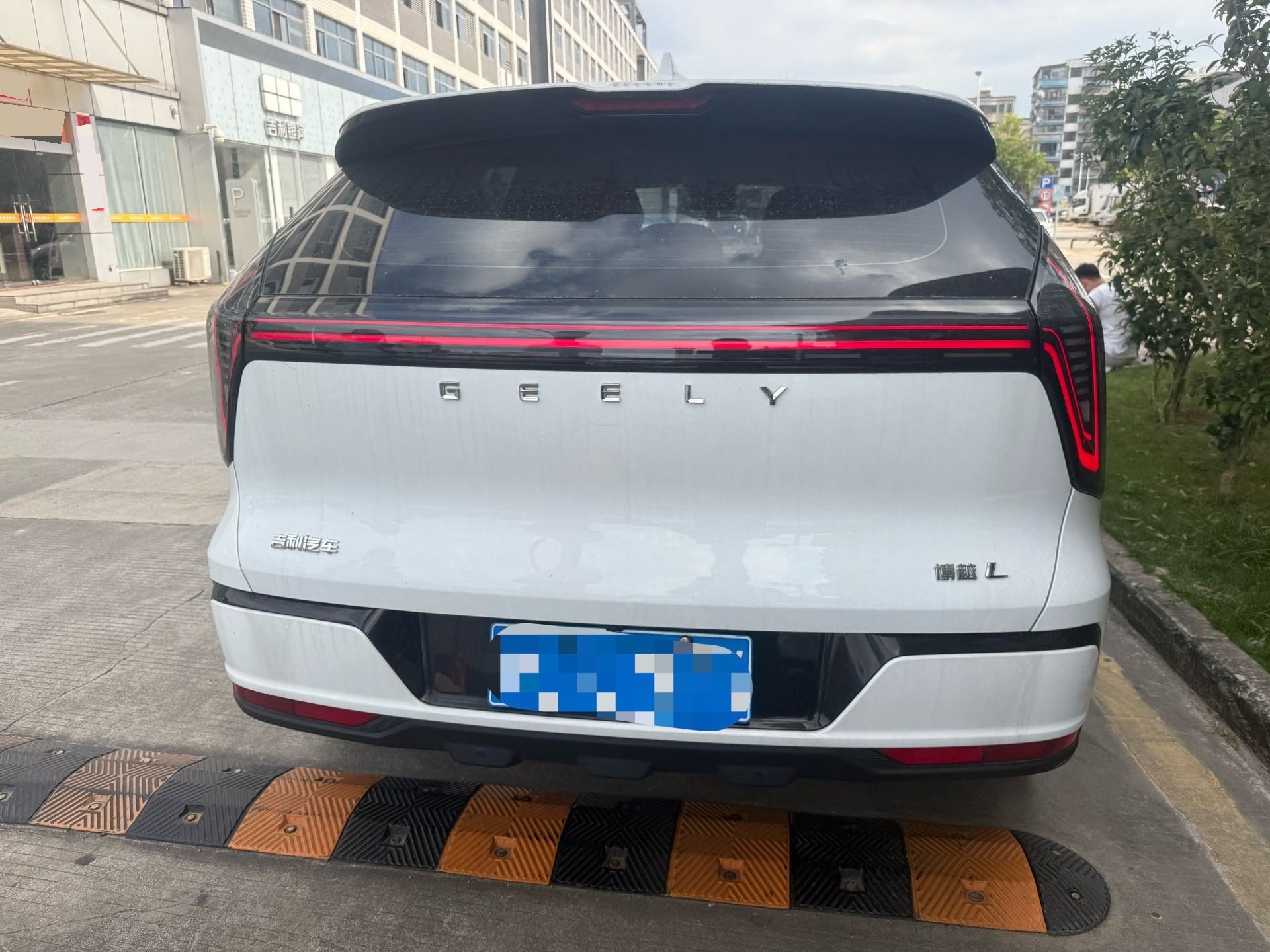 GEELY Boyue L 2025 صورة سيارة #2