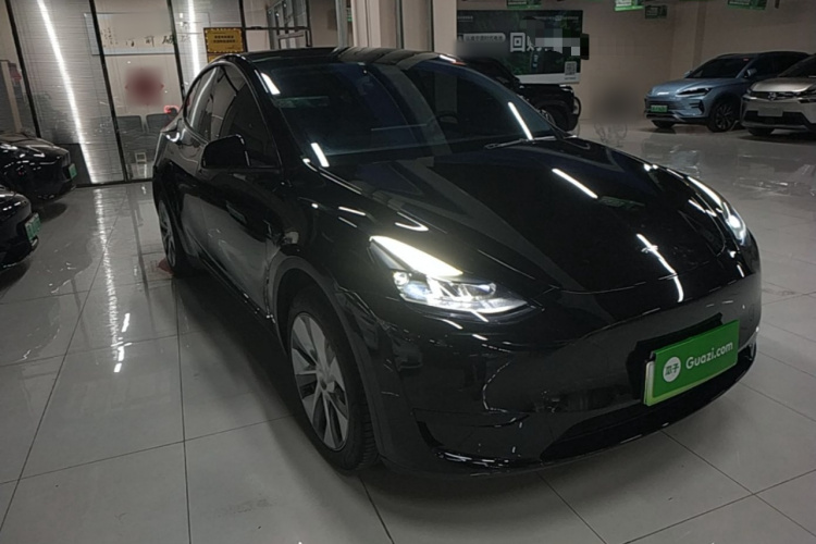 Tesla Model Y 2023 #4 Tesla Model Y 2023 car image #4