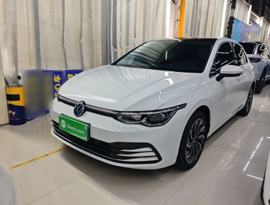 Volkswagen Golf 2024 car image 