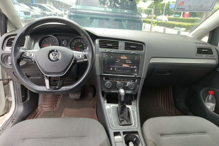 Volkswagen Golf 2020 #10 Volkswagen Golf 2020 car image #10