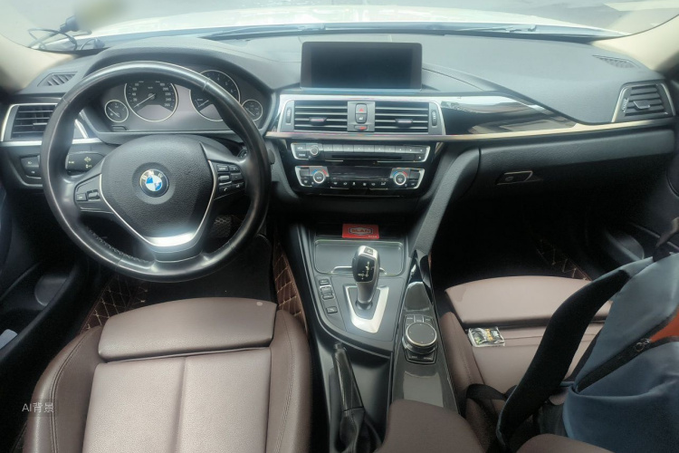 BMW 3 Series 2018 car image #11