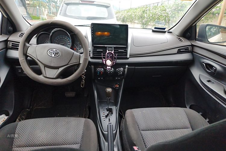 Toyota Vios 2015 صورة سيارة #11