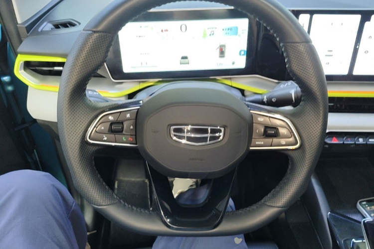 GEELY Coolray 2023 #11 GEELY Coolray 2023 car image #11