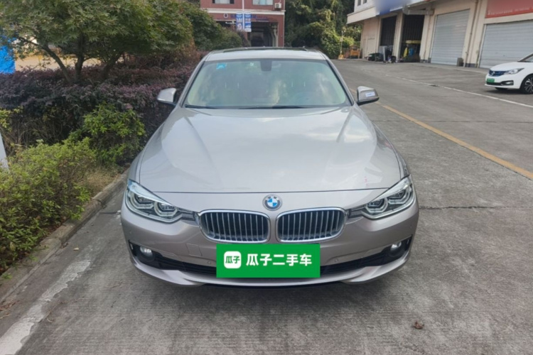 BMW 3 Series 2018 car image #3