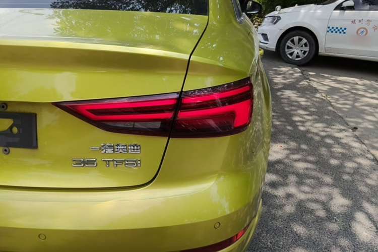Audi A3 2018 car image #8