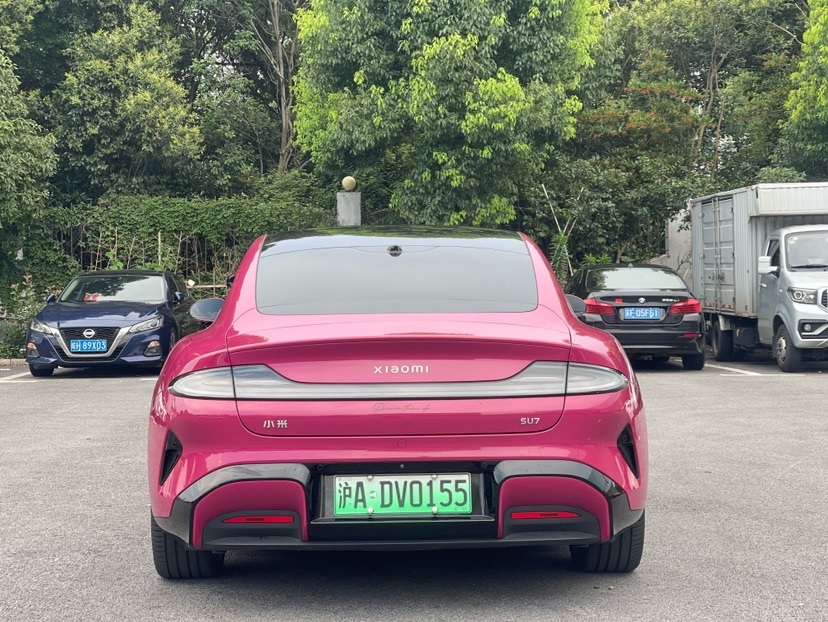 MI SU7 2025 immagine di auto #7