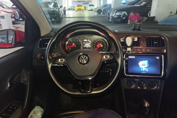 Volkswagen Polo 2018 car image #11