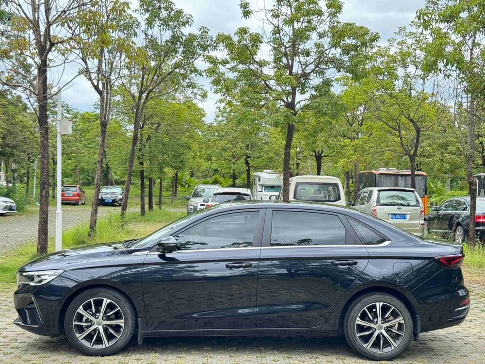 GEELY Emgrand 2022 car image #4
