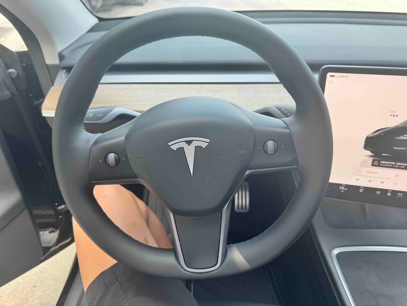 Tesla Model Y 2022 #3 Tesla Model Y 2022 car image #3