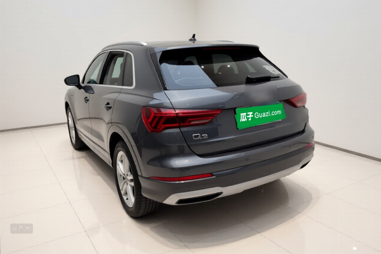 Audi Q3 2020 car image #5