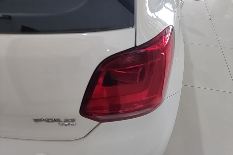 Volkswagen Polo 2018 car image #8