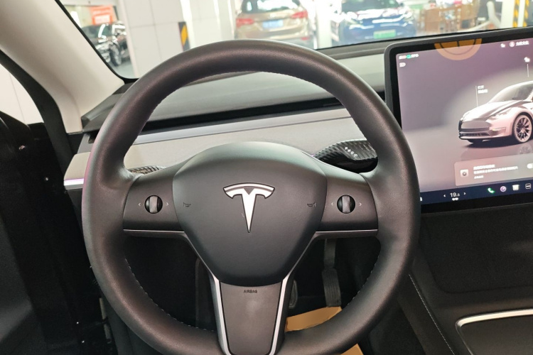 Tesla Model Y 2024 #12 Tesla Model Y 2024 immagine di auto #12