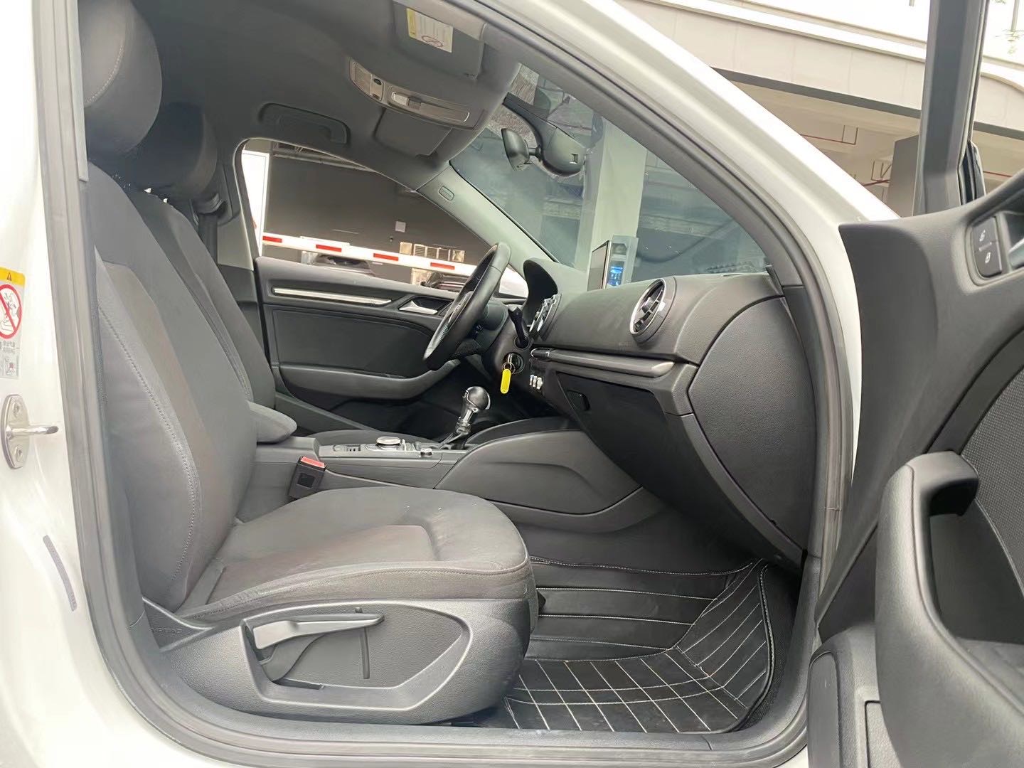 Audi A3 2018 car image #5
