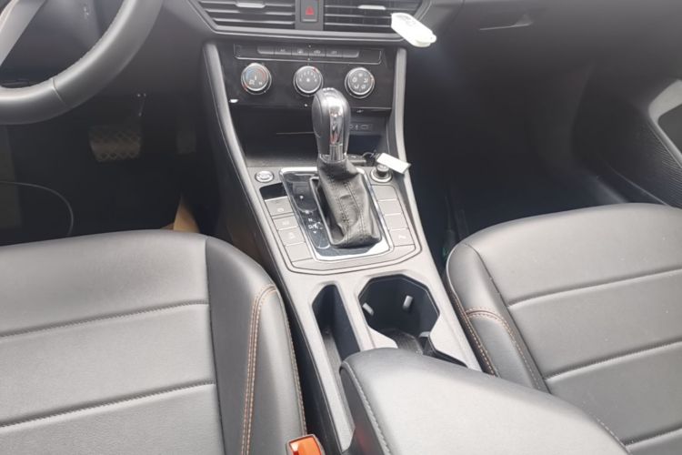 Volkswagen Bora 2023 immagine di auto #18