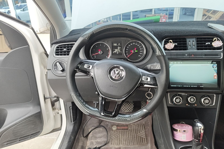 Volkswagen Polo 2017 #11 Volkswagen Polo 2017 car image #11