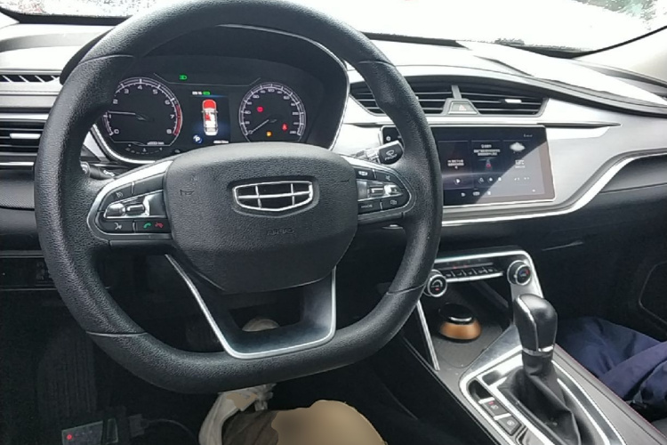 GEELY Binray 2019 car image #11