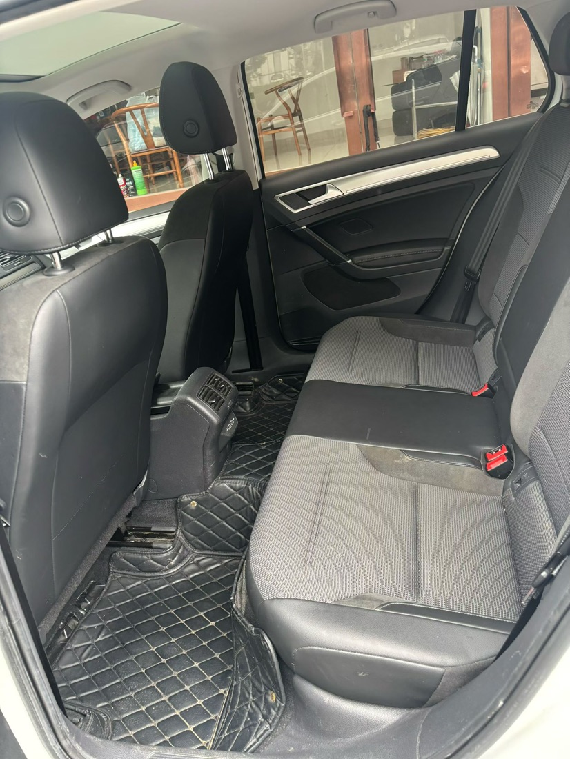 Volkswagen Golf 2020 car image #5