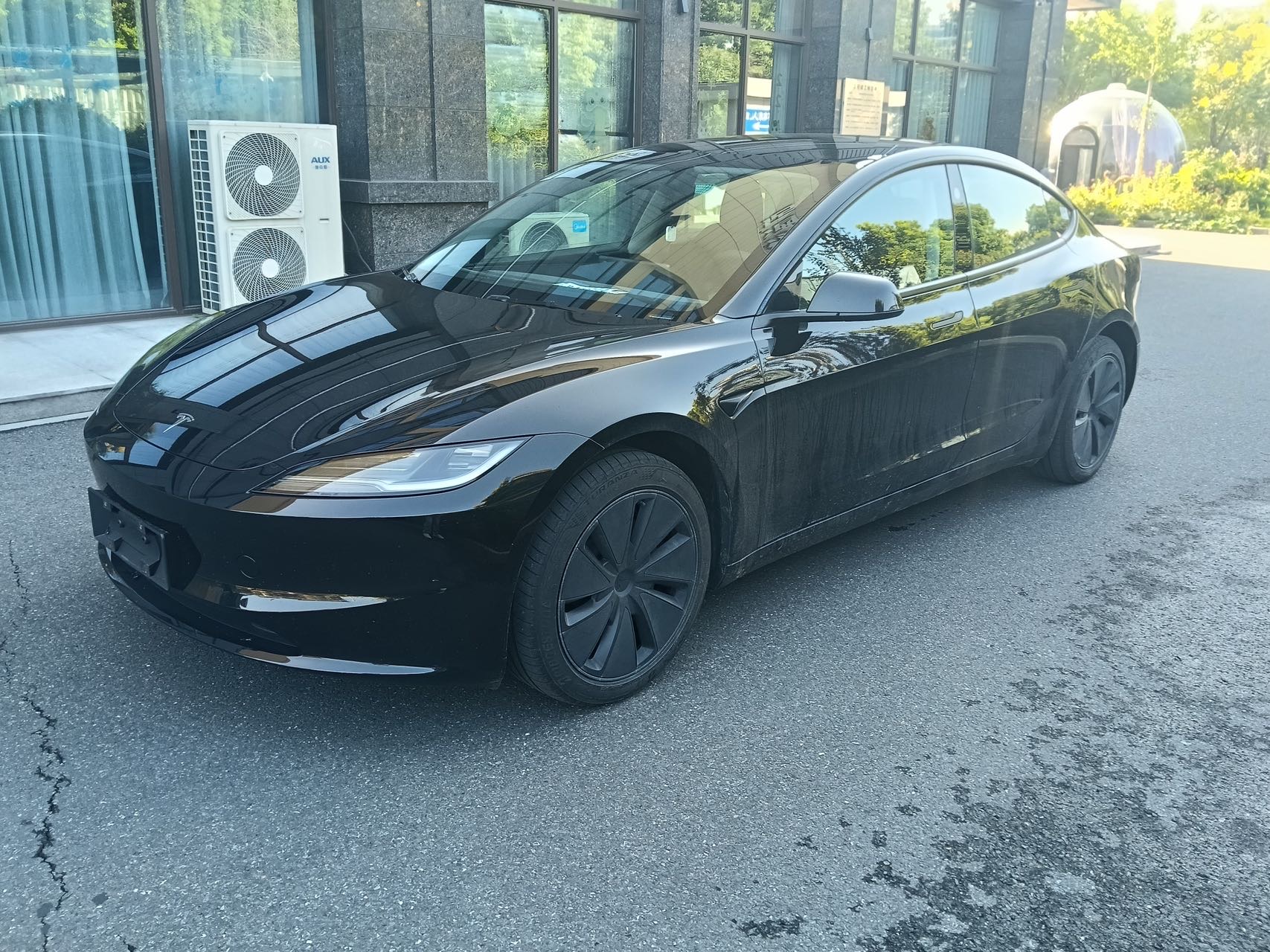 Tesla Model 3 2025 car image 