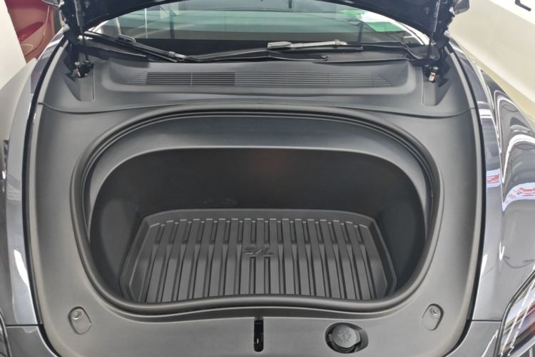 Tesla Model 3 2024 car image #20
