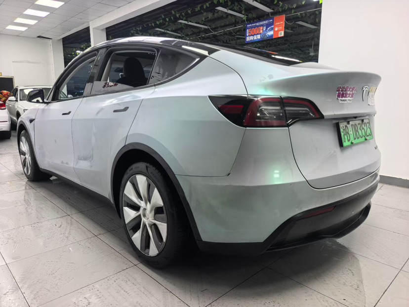 Tesla Model Y 2022 car image #6