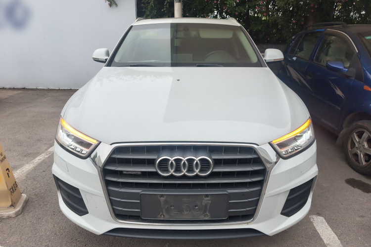 Audi Q3 2017 car image #3