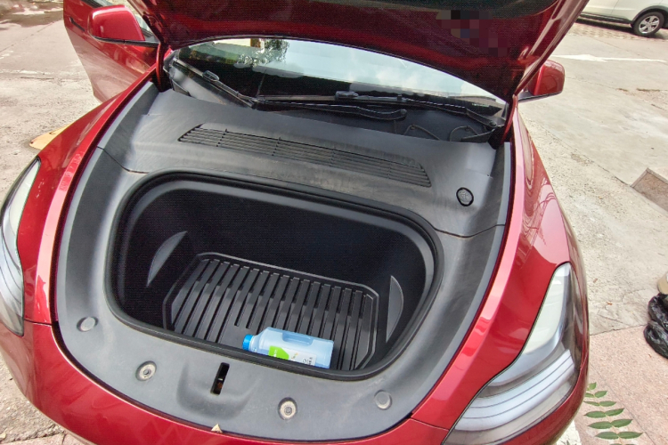 Tesla Model Y 2024 car image #23