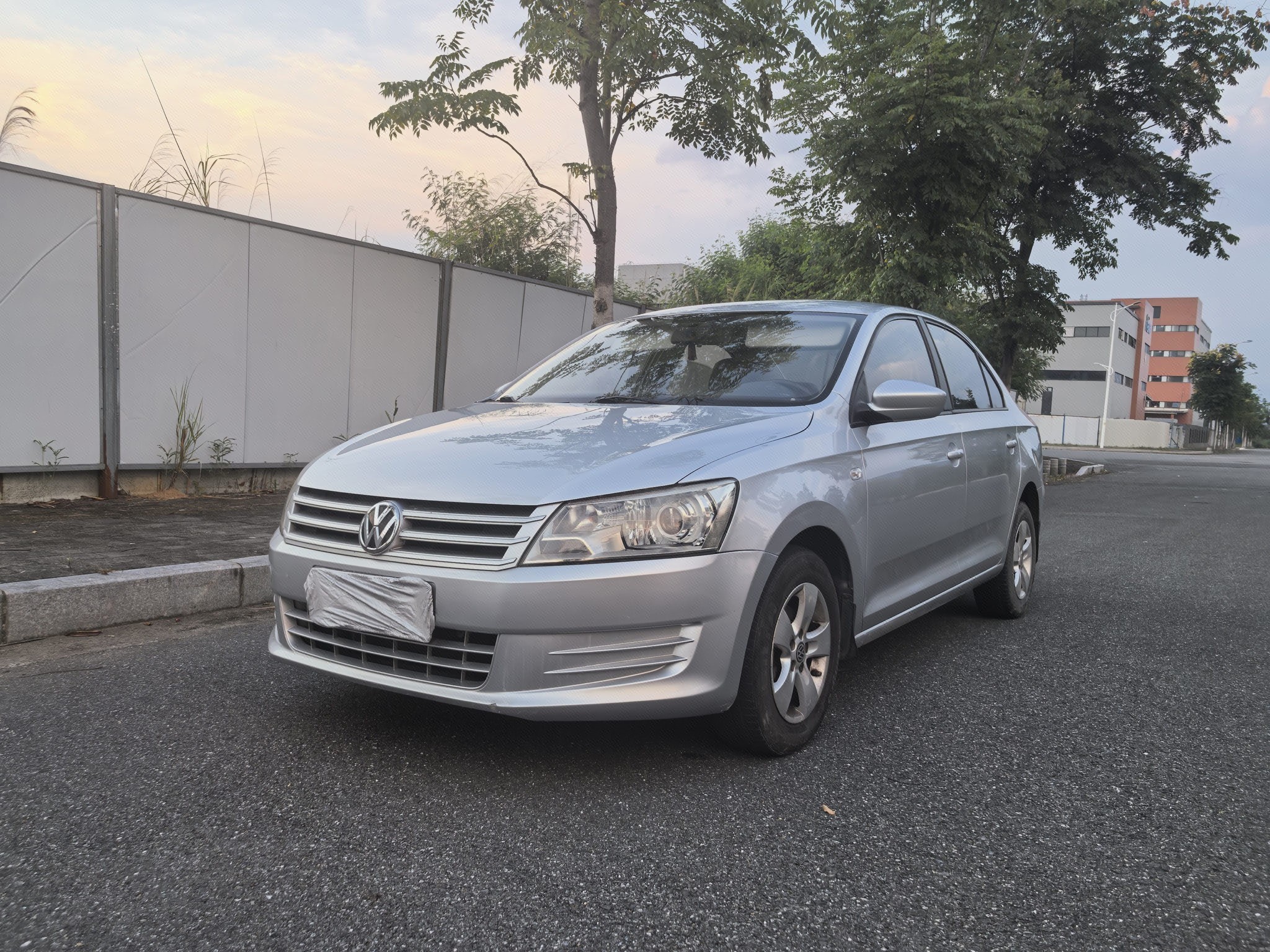 Volkswagen Santana 2013 car image 