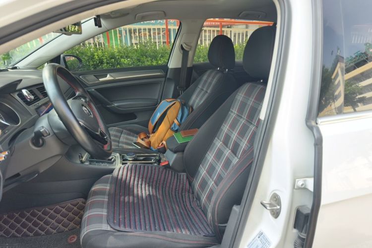 Volkswagen Golf 2016 car image #15