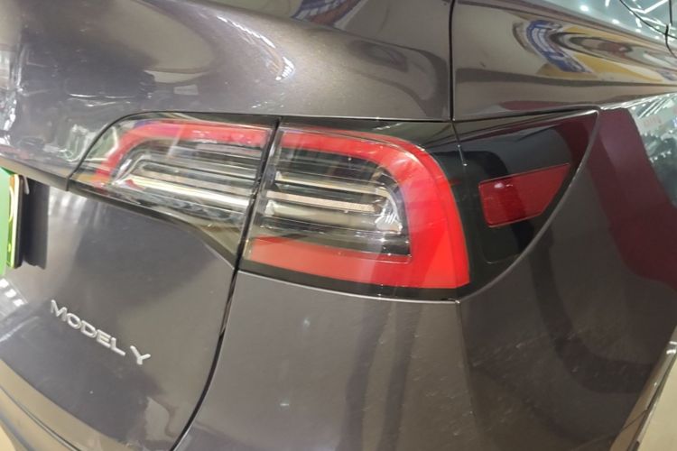 Tesla Model Y 2022 #8 Tesla Model Y 2022 car image #8