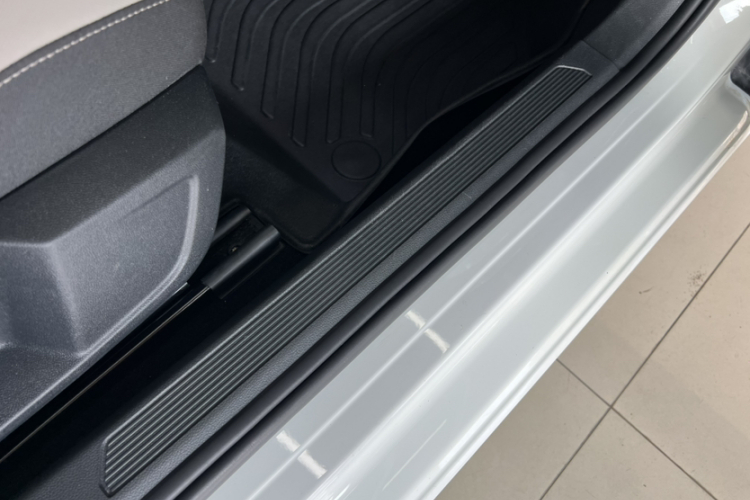 Volkswagen Golf 2021 immagine di auto #14