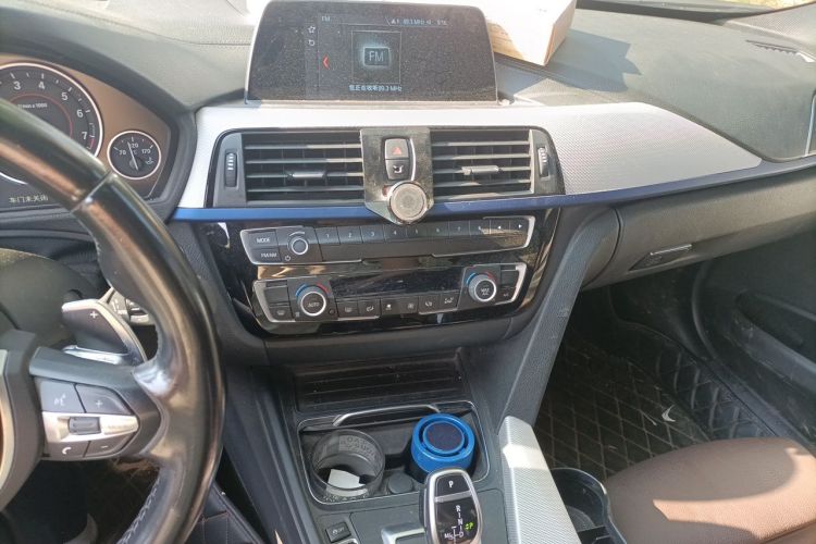 BMW 3 Series 2019 #13 BMW 3 Series 2019 صورة سيارة #13