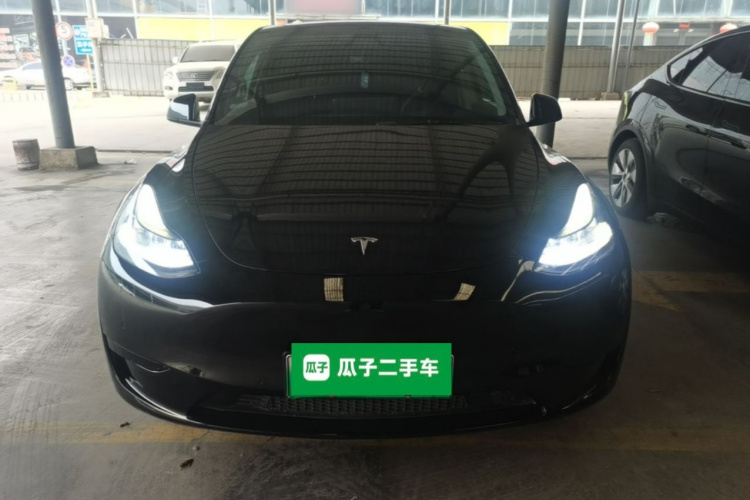 Tesla Model Y 2023 car image #3