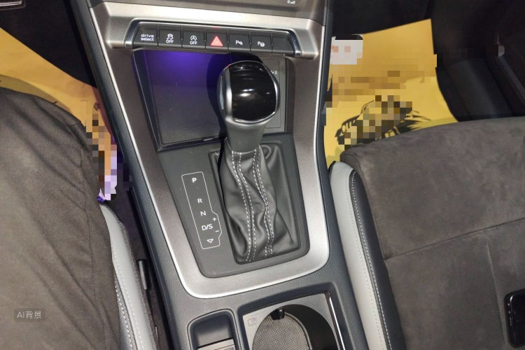 Audi Q3 2021 car image #16