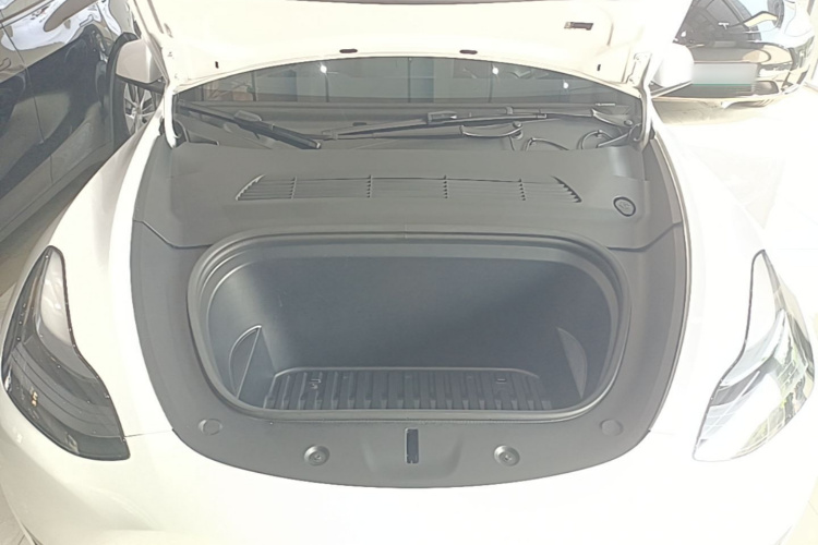 Tesla Model Y 2024 #20 Tesla Model Y 2024 car image #20