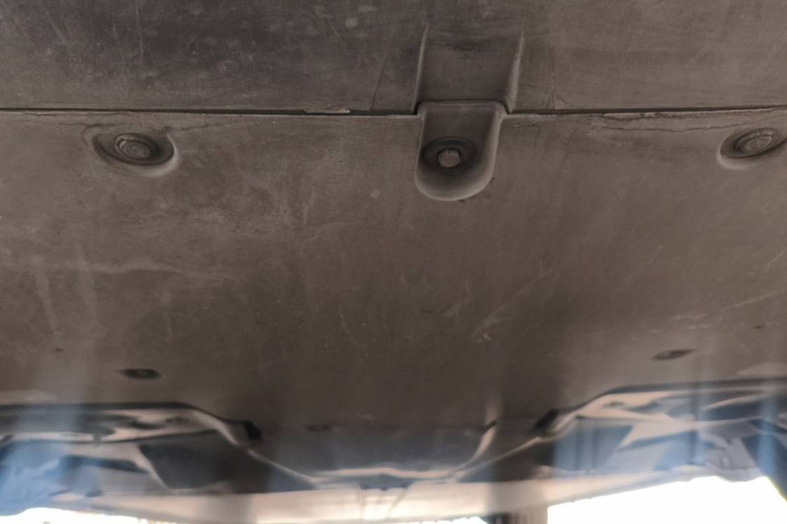 Tesla Model Y 2024 car image #14