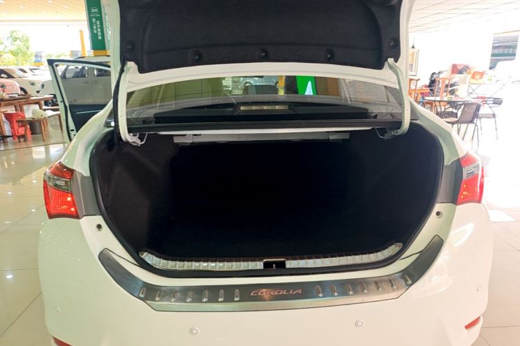 Toyota Corolla 2019 immagine di auto #19