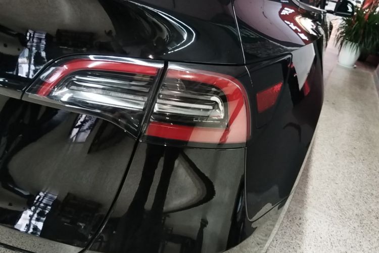 Tesla Model Y 2023 #3 Tesla Model Y 2023 immagine di auto #3