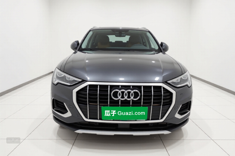 Audi Q3 2020 car image #3
