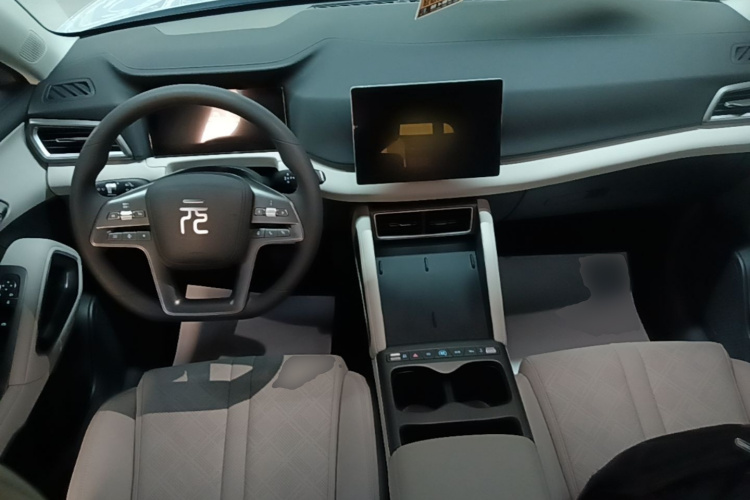 BYD YuanUP 2025 #11 BYD YuanUP 2025 صورة سيارة #11