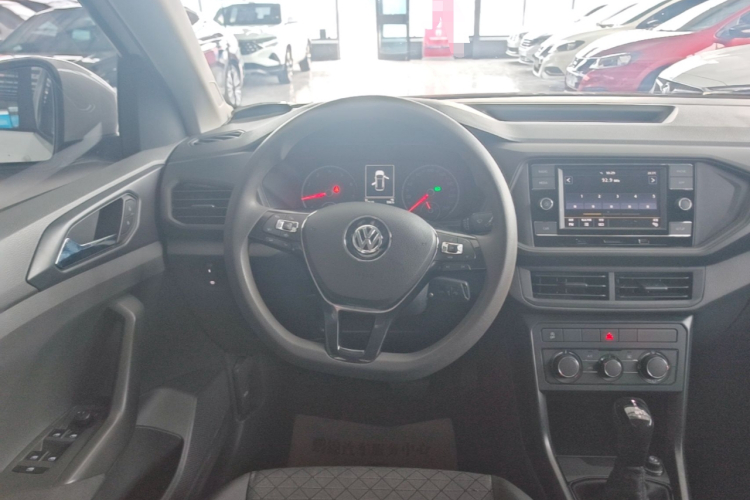 Volkswagen T-Cross 2021 immagine di auto #15